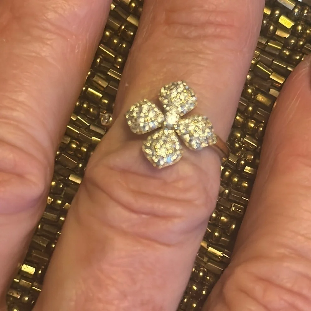 NEW Sparkly flower ring GP over‎ .925 silver
